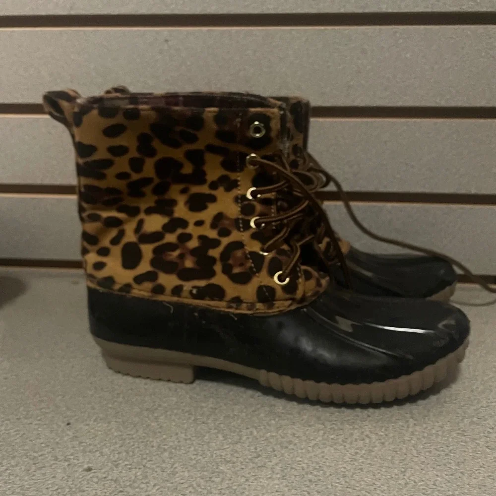 Yoki Leopard Print Duck Boots Black Brown Lined Lace‎ Up Ankle Rain Boots Sz 7.5